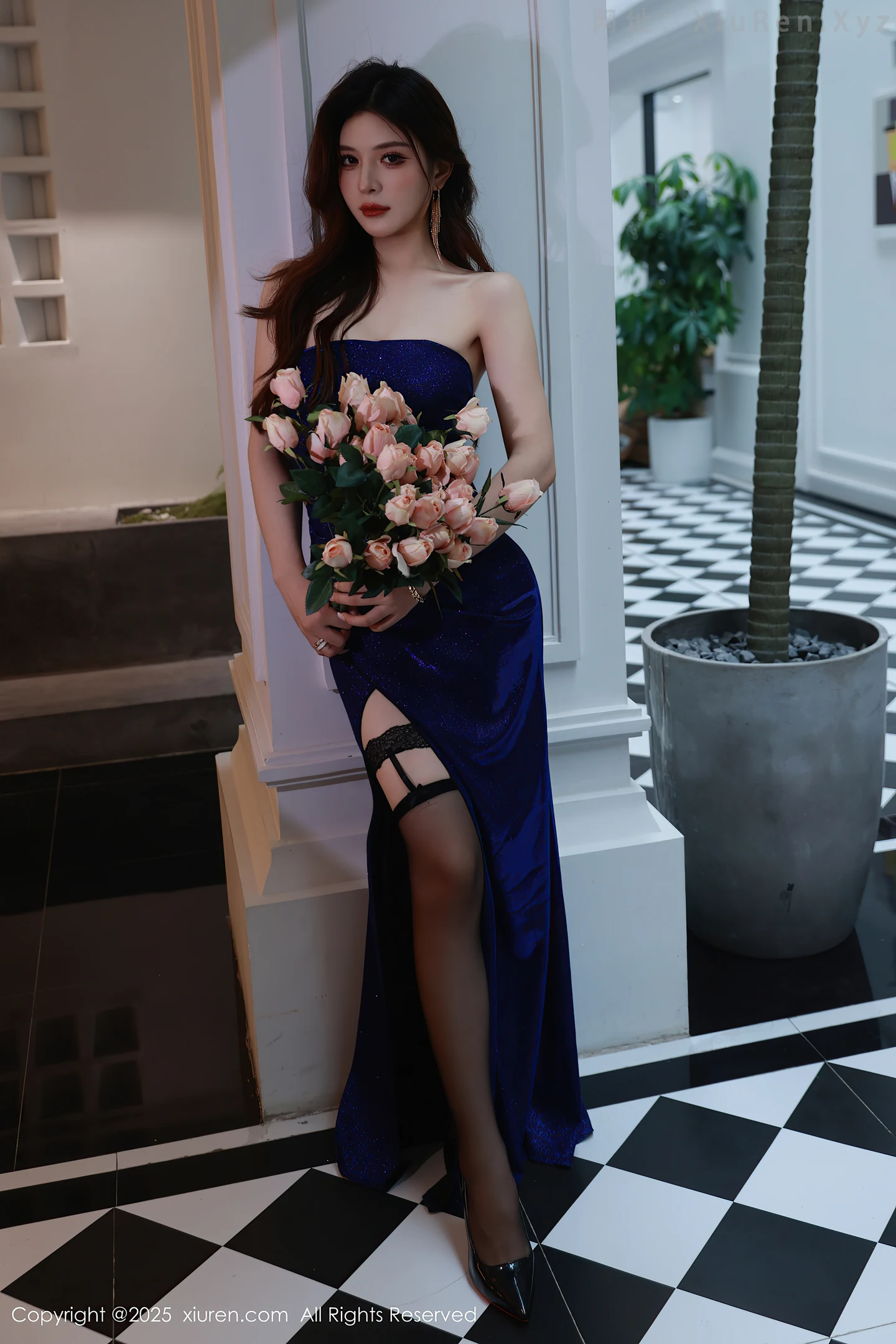 图片[6]-[XiuRen秀人网] VOL.10740 模特阿依莎性感蓝色连衣裙露蓝色内衣配黑丝袜秀曼妙身材诱惑写真71P-秀人网官方网站